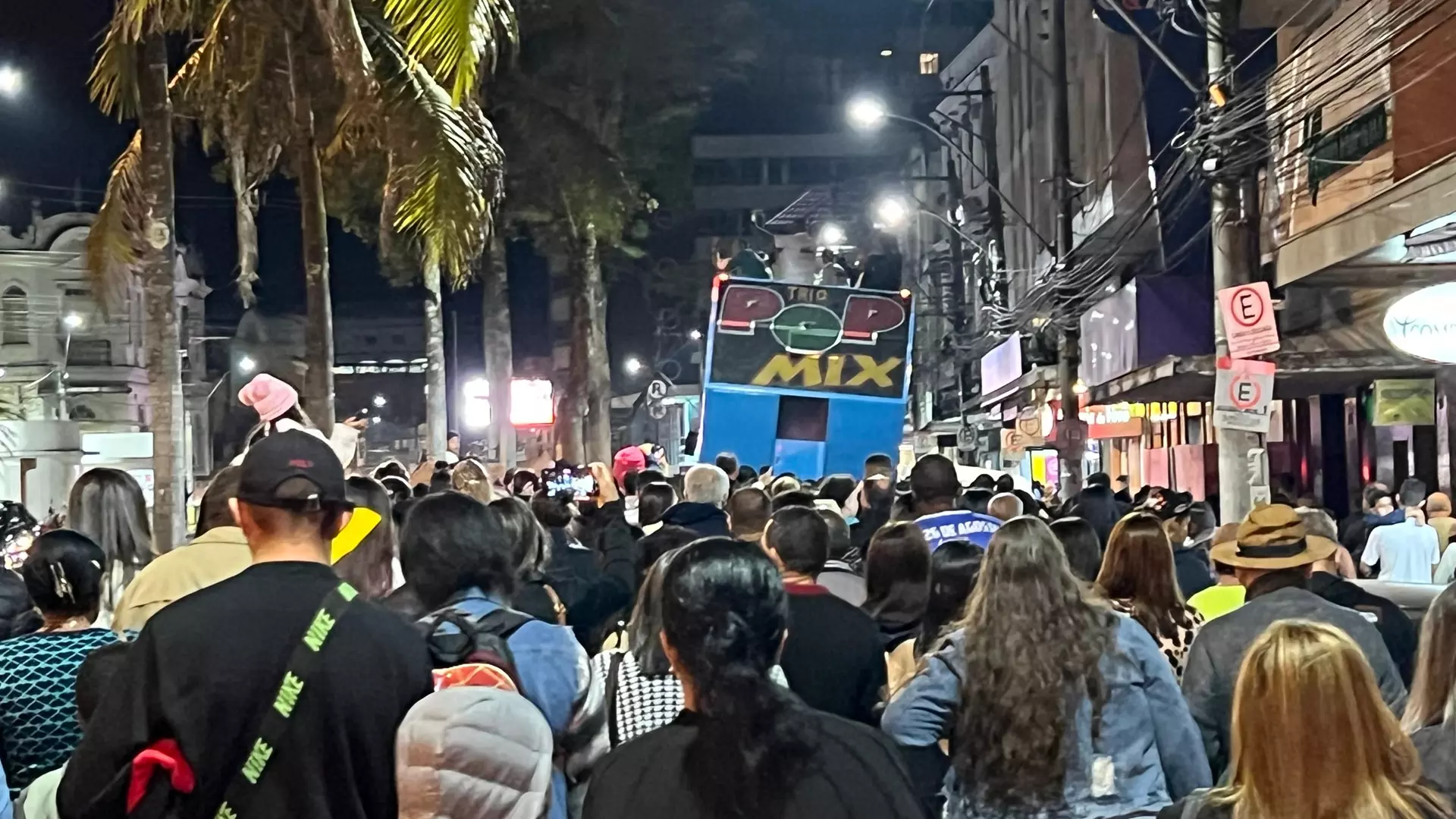 Marcha para Jesus leva evangélicos às ruas de Santos Dumont